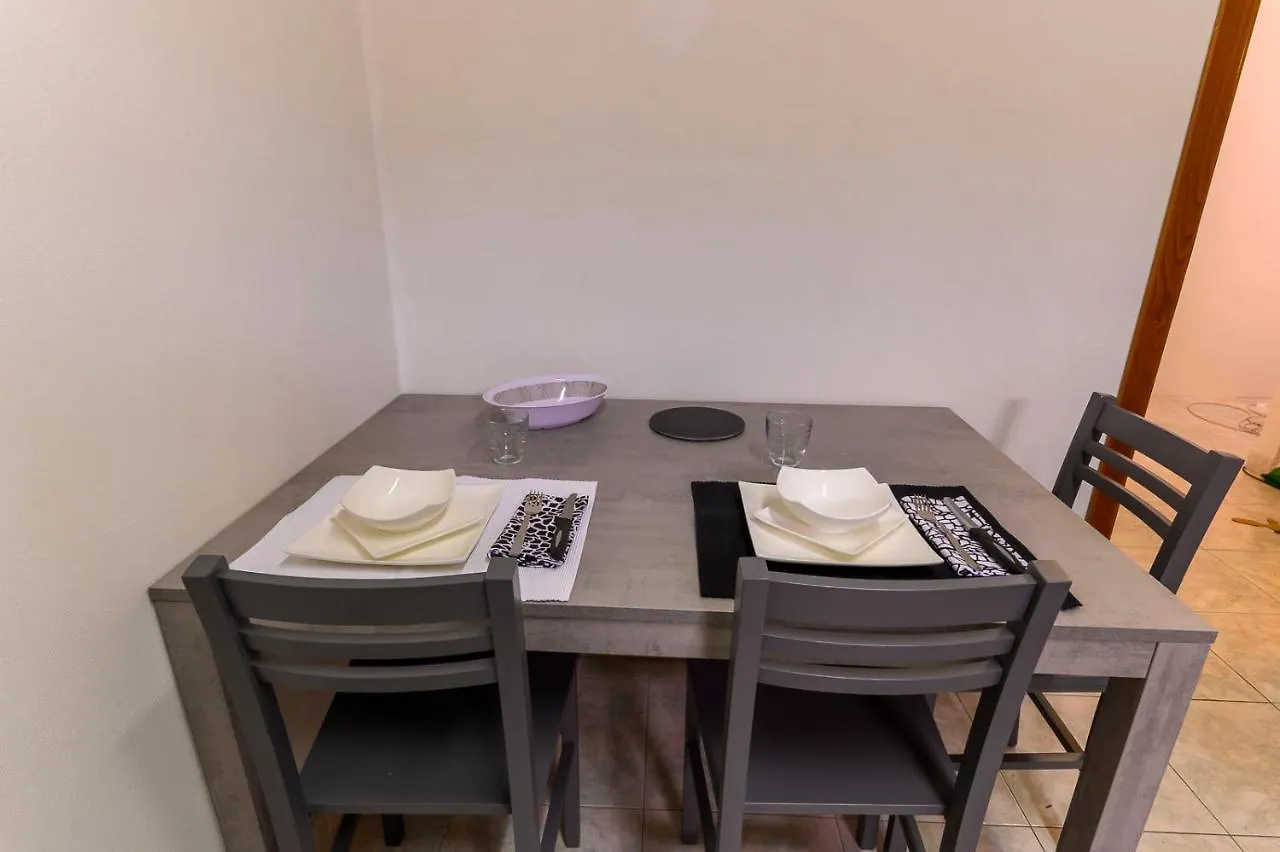 Via Figoli Apartment Oristano